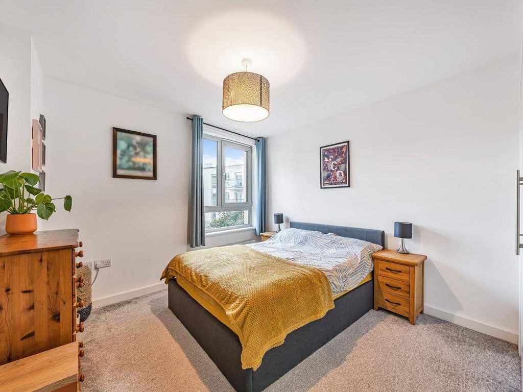 1 bed flat for sale in Carronade Court, Eden Grove, London N7, £450,000