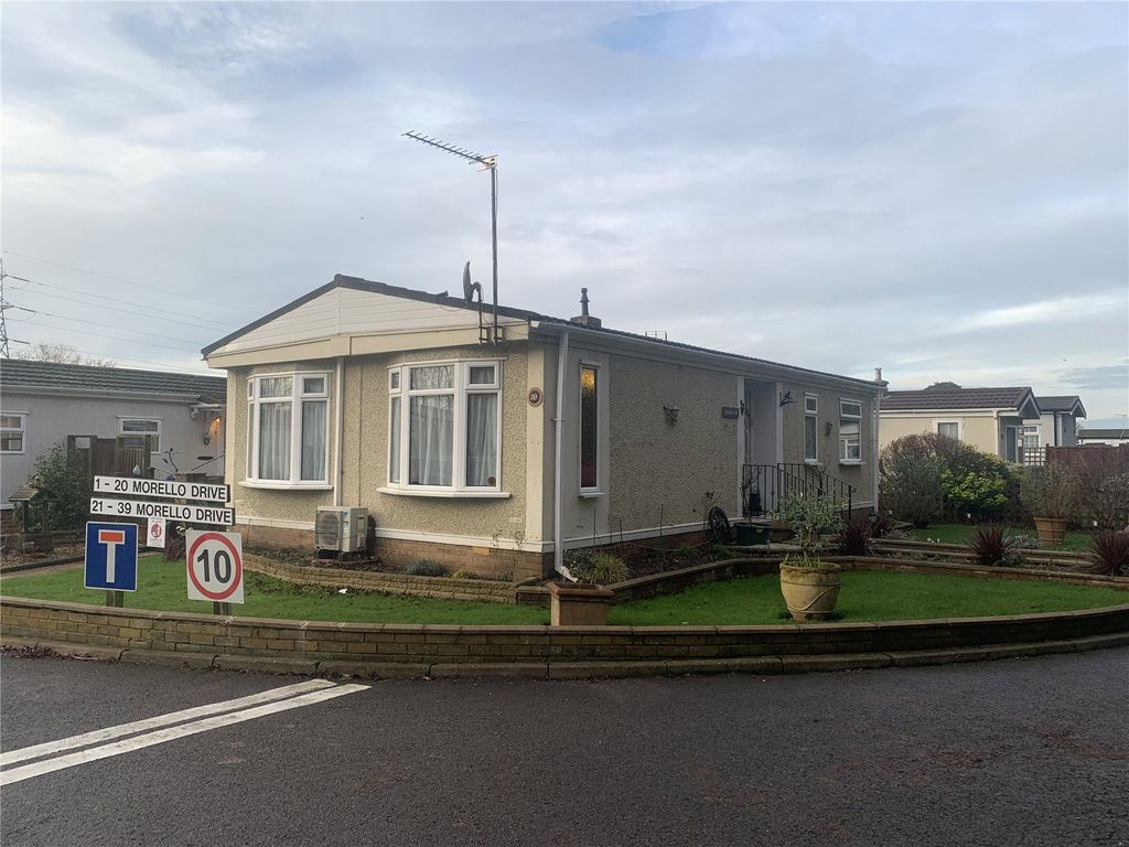 3 bed mobile/park home for sale in Morello Drive, Orchards Residential Park, Slough SL3, £200,000