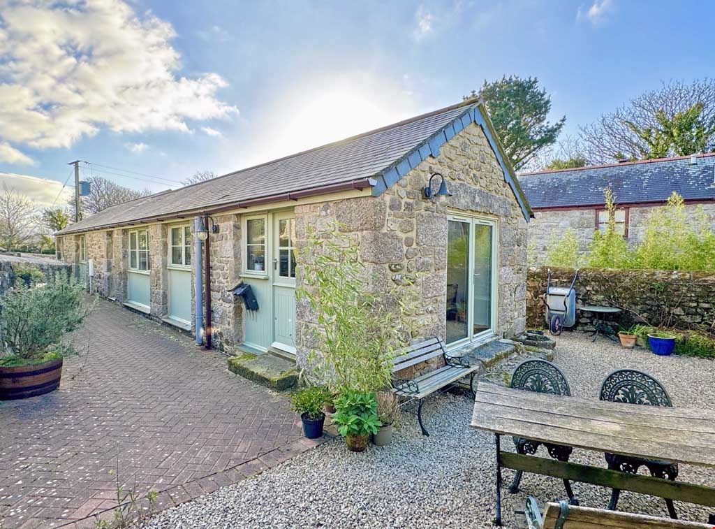 3 bed barn conversion for sale in Newmill, Penzance, Cornwall TR20, £525,000