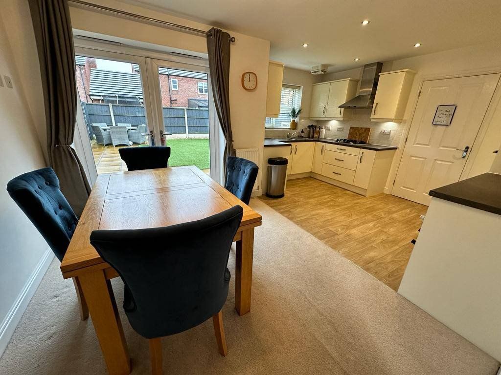 3 bed detached house to rent in Faulkner Crescent, Lytham St. Annes FY8, £1,250 pcm