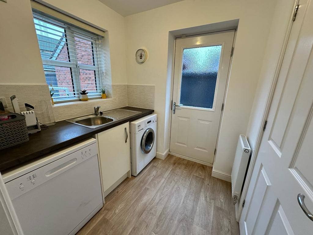 3 bed detached house to rent in Faulkner Crescent, Lytham St. Annes FY8, £1,250 pcm
