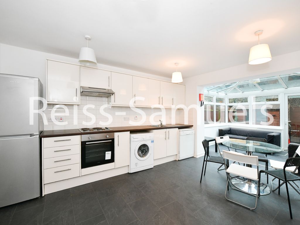 5 bed terraced house to rent in Ferry Street, Isle Of Dogs, Docklands, London, Isle Of Dogs, Docklands, London E14, £4,983 pcm