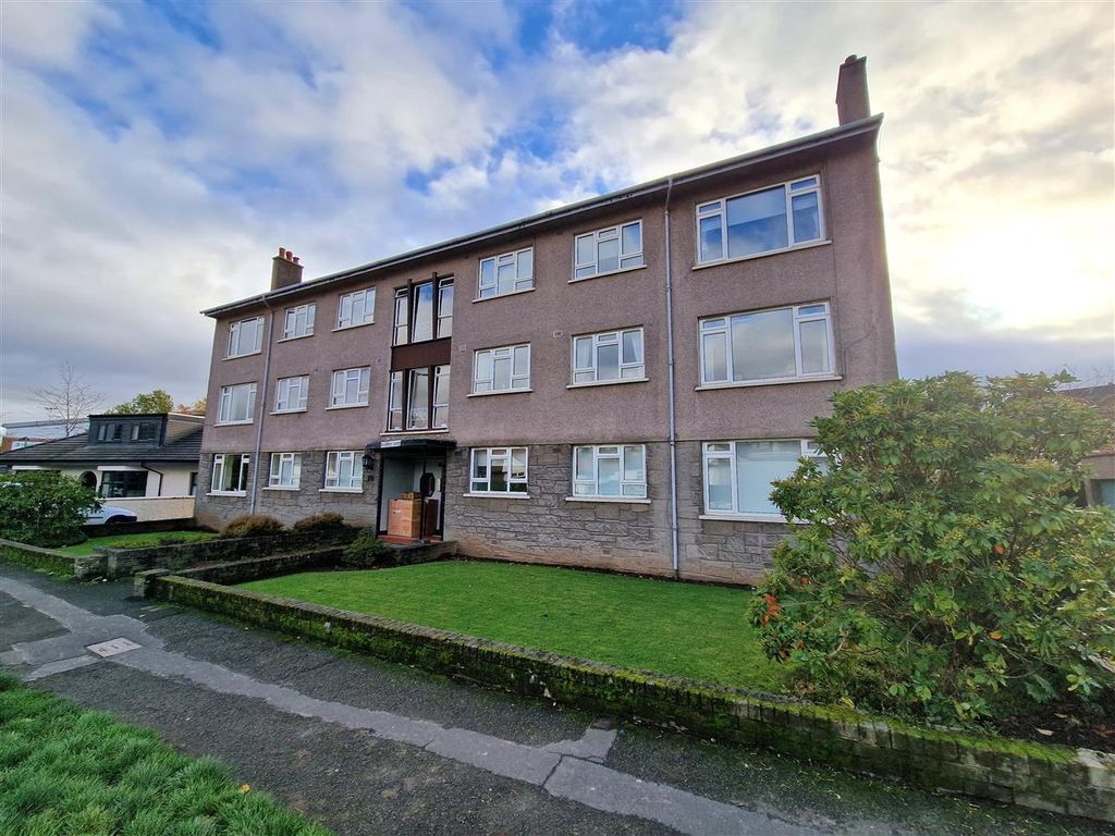 3 bed flat to rent in Braidholm Road, Giffnock, Glasgow G46, £1,095 pcm
