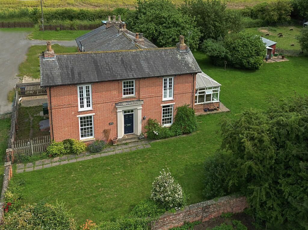 6 bed farmhouse for sale in Great North Road, Markham Moor, Retford DN22, £695,000