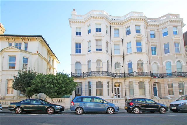 3 bed maisonette for sale in St. Aubyns, Hove BN3, £650,000