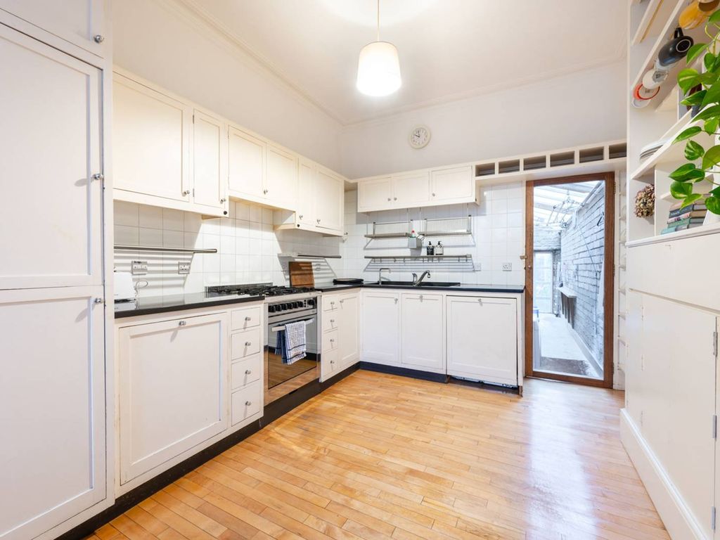 4 bed terraced house to rent in North Kensington, North Kensington, London NW10, £5,959 pcm
