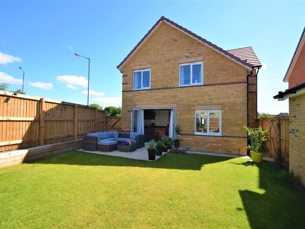 4 bed detached house for sale in Foxglove Drive, Doncaster DN9, £299,950