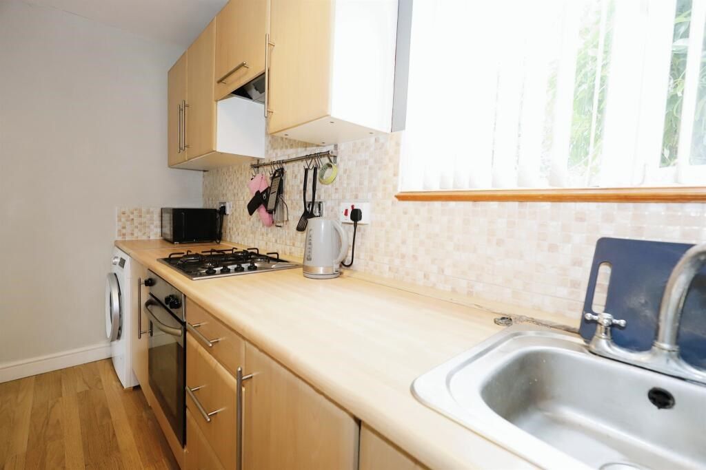1 bed flat for sale in Westacre Crescent, Wolverhampton WV3, £90,000