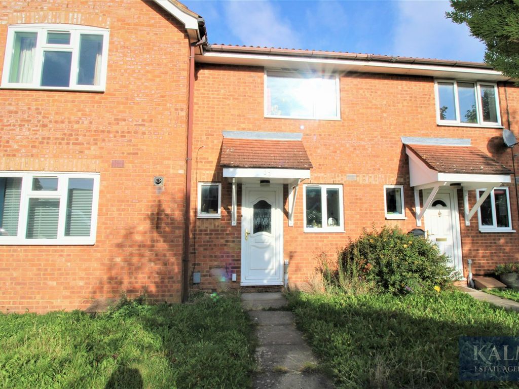 2 bed terraced house to rent in Colwyn Close, Stevenage SG1, £1,350 pcm