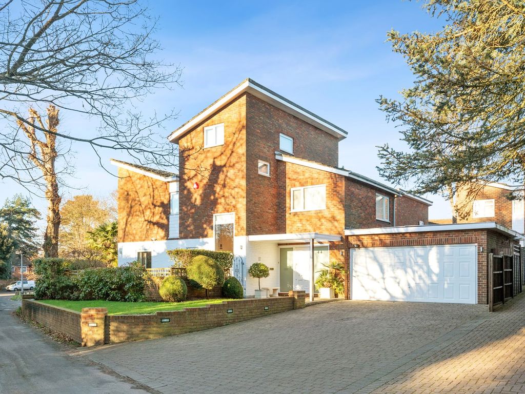4 bed property for sale in Little Common, Stanmore HA7, £1,500,000