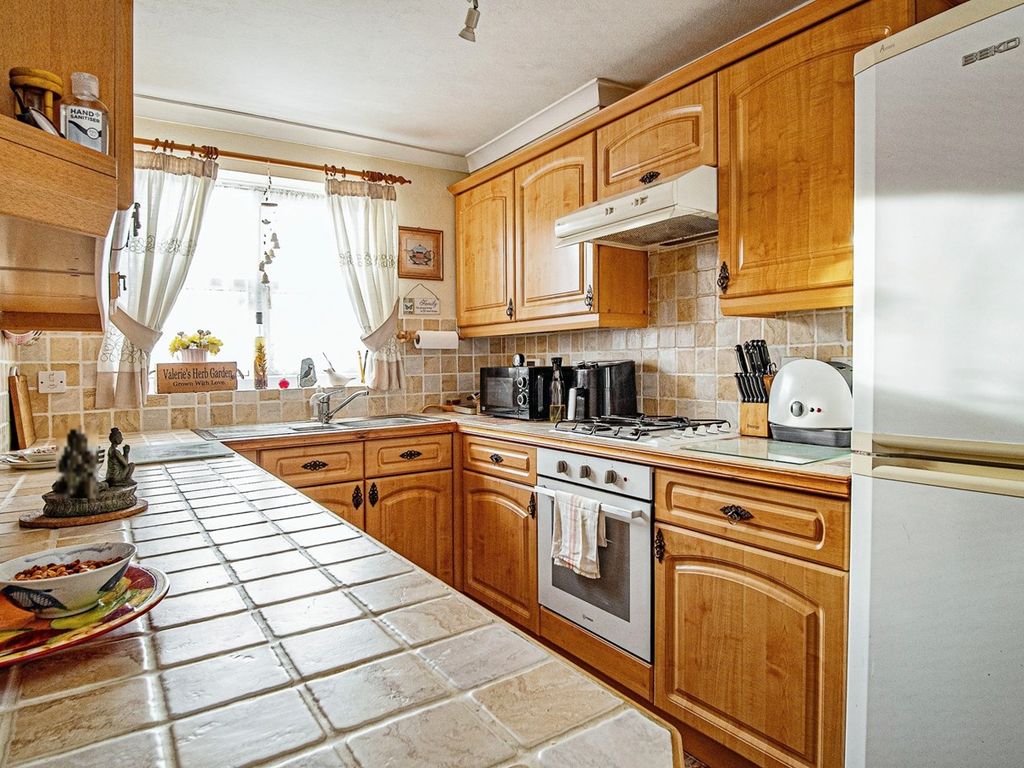 3 bed detached house for sale in Aysgarth Rise, Bridlington YO16, £225,000