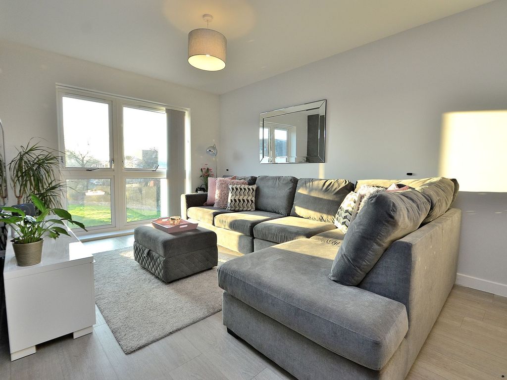 2 bed flat for sale in Islay Court, Bletchley MK3, £220,000