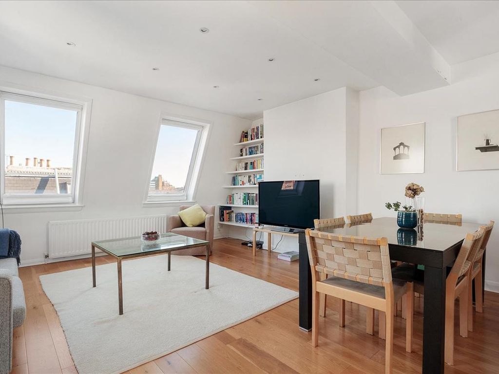 2 bed flat for sale in Bothwell Street, Hammersmith, London W6, £649,950