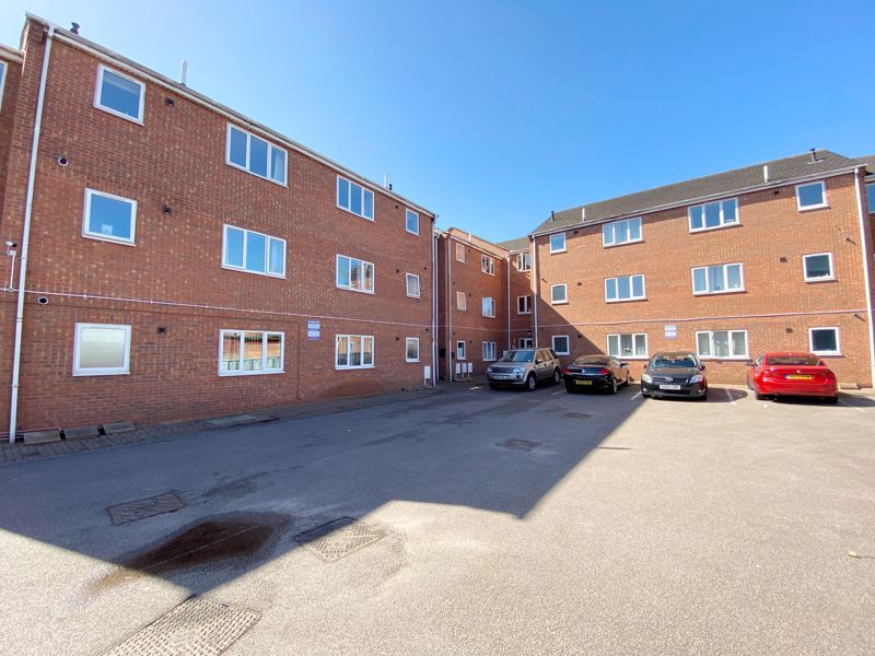 2 bed flat for sale in University Court, Grantham NG31, £79,950