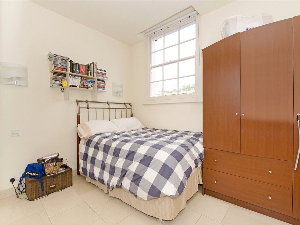 2 bed terraced house to rent in Barnsbury Park, Barnsbury Park N1, £3,750 pcm