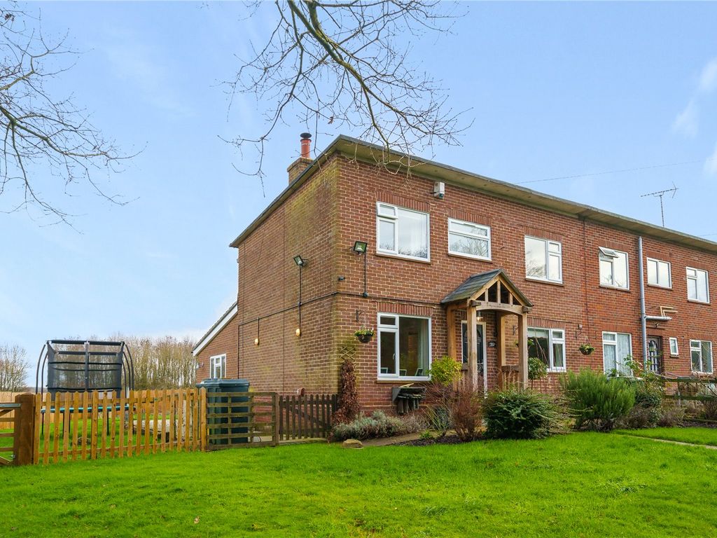 3 bed end terrace house for sale in Wood Lane, Beech Hill, Reading, Berkshire RG7, £550,000