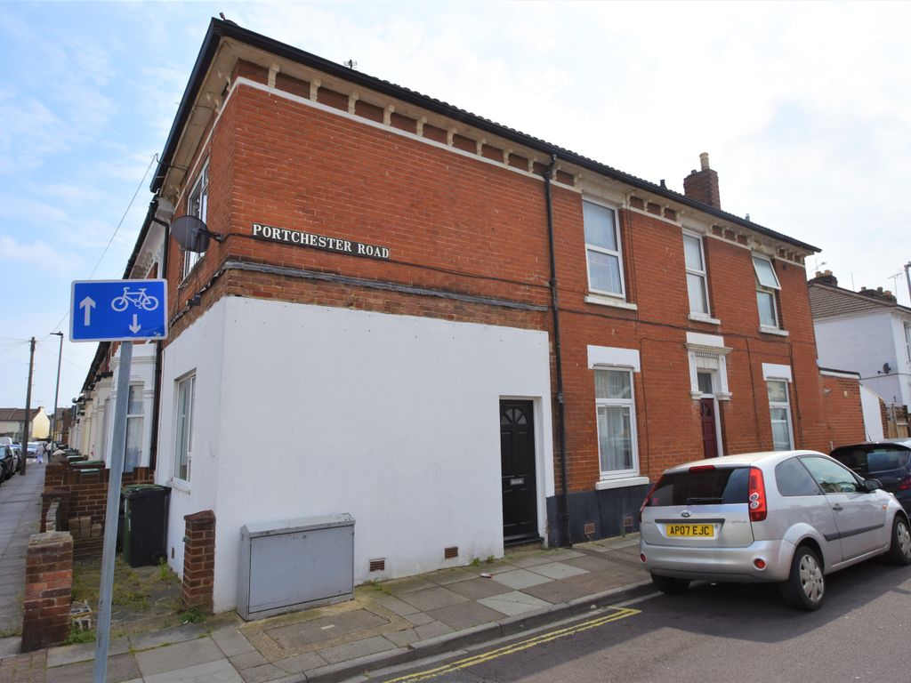 2 bed flat to rent in Farlington Road, Portsmouth PO2, £1,000 pcm