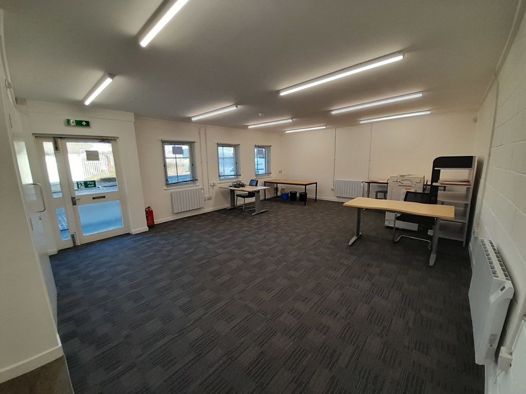 Office to let in Waverley Street Industrial Estate, Unit 9 Waverley Street, Bathgate, Scotland EH48, £5,800 pa