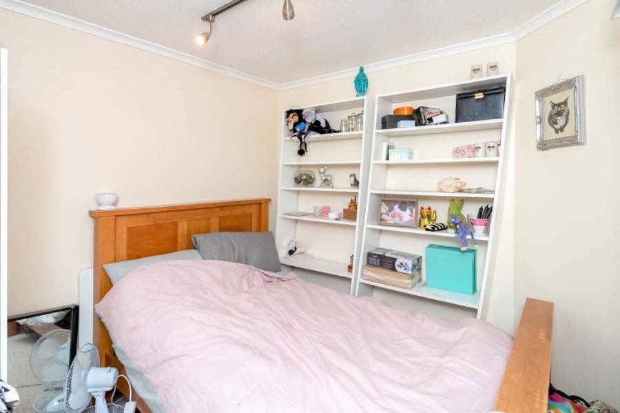 1 bed flat for sale in Hadleigh Court, Saffron Walden, Essex CB10, £150,000