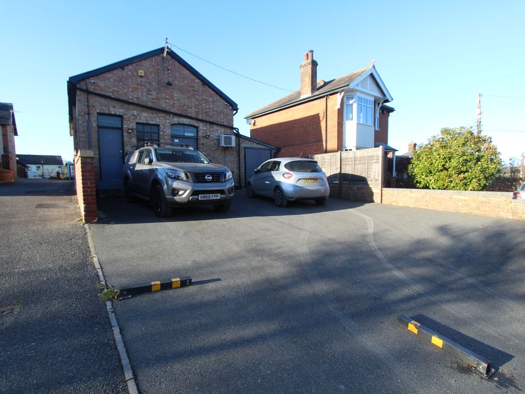 Light industrial to let in Tidings Hill, Halstead CO9, £11,000 pa