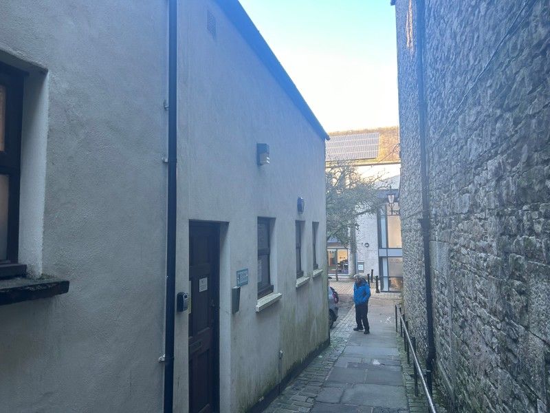 Office to let in Angel Yard, Highgate, Kendal, Cumbria LA9, £7,500 pa