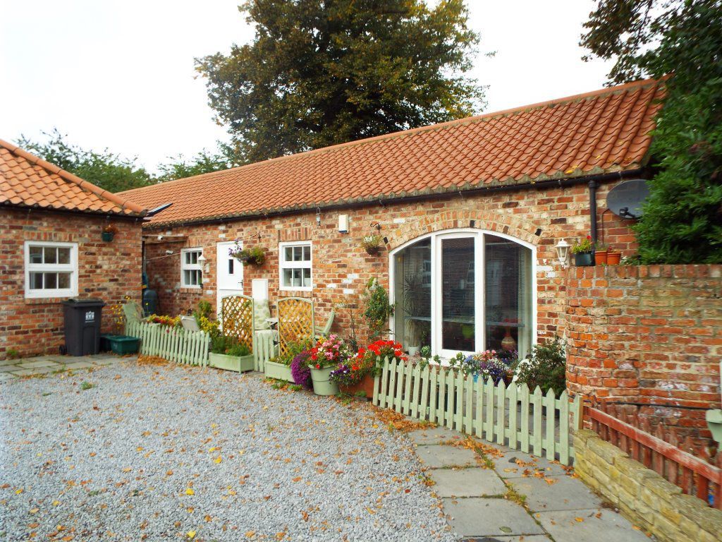 2 bed cottage to rent in Middleton St. George, Darlington DL2, £795 pcm