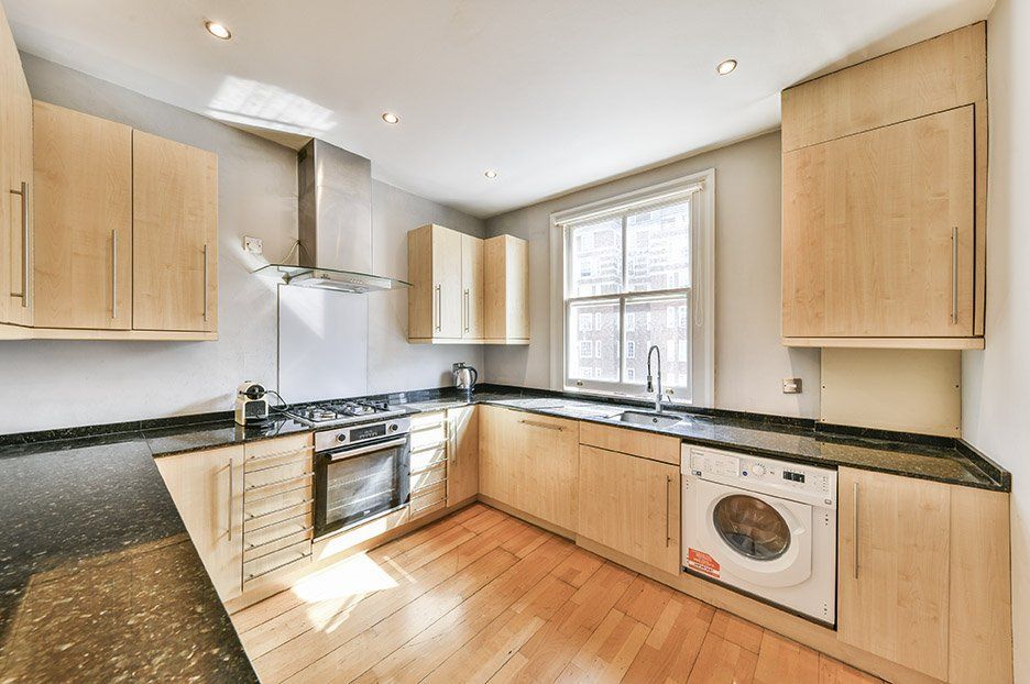 2 bed flat to rent in Claverton Street, Pimlico, London SW1V, £3,250 pcm