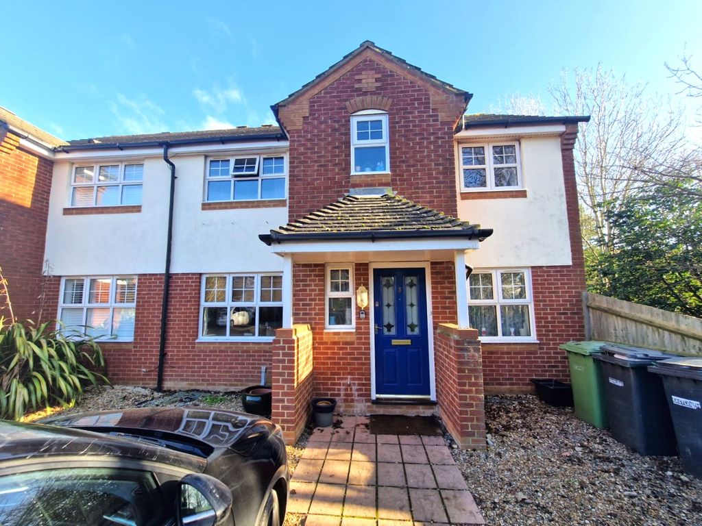 4 bed semi-detached house to rent in Tutor Close, Southampton SO31, £1,600 pcm