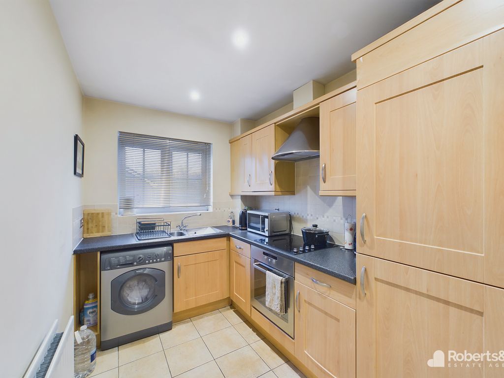 2 bed flat for sale in Firbank, Bamber Bridge, Preston PR5, £90,000