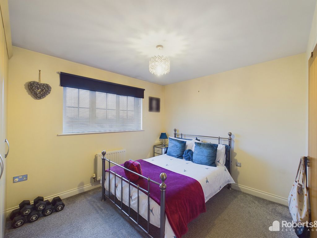 2 bed flat for sale in Firbank, Bamber Bridge, Preston PR5, £90,000