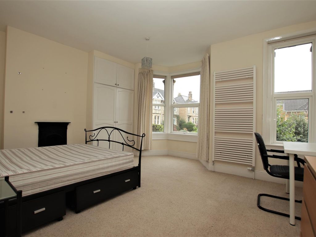 5 bed detached house to rent in Kipling Avenue, Bath BA2, £3,125 pcm