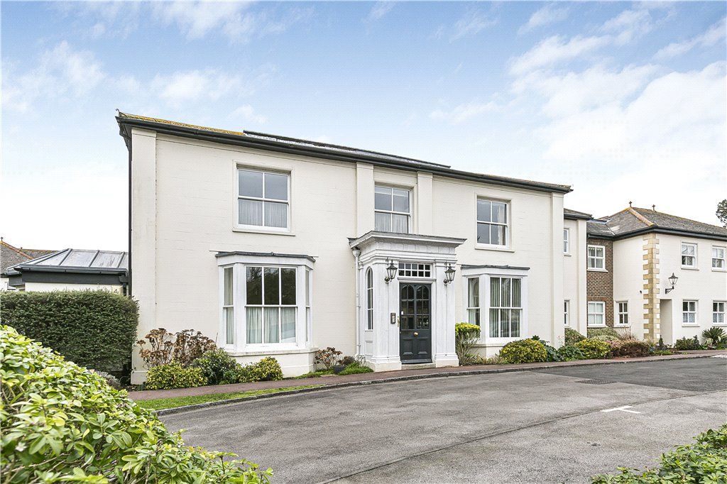 2 bed flat for sale in St. Judes Close, Englefield Green, Surrey TW20, £349,950