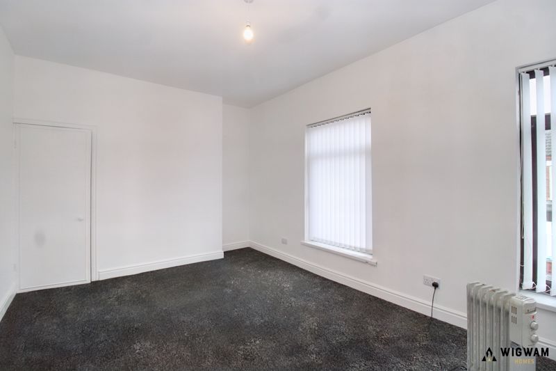 3 bed property for sale in Devon Street, Hull HU4, £90,000