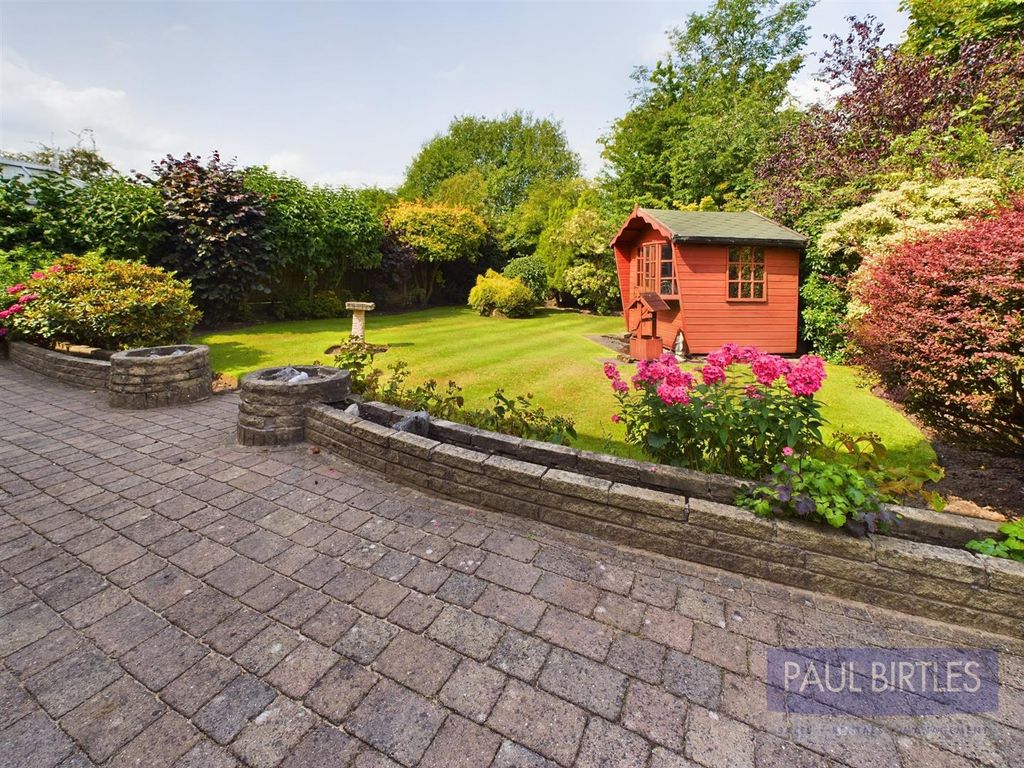 3 bed detached house for sale in Ballater Avenue, Urmston, Trafford M41, £450,000