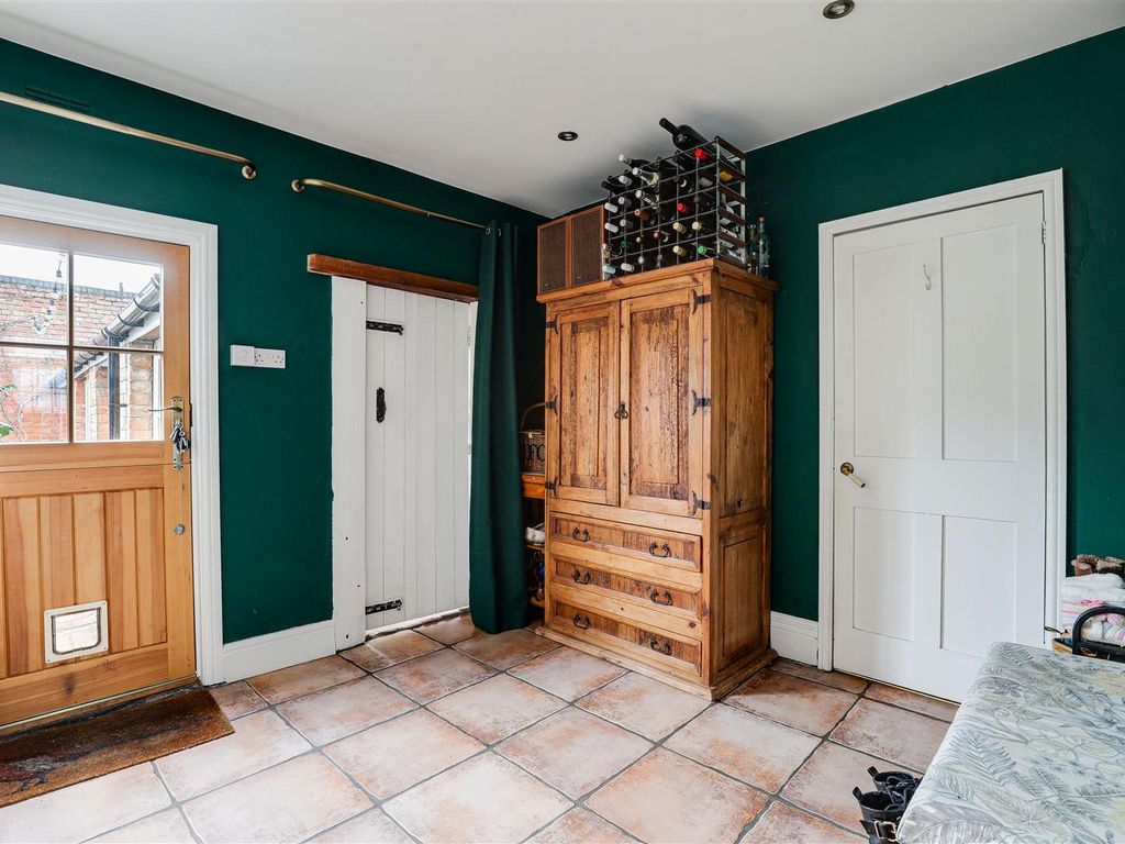 3 bed cottage for sale in Basford Road, Nottingham NG6, £375,000