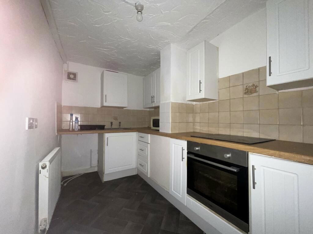 2 bed flat for sale in Promenade, Southport PR9, £45,000