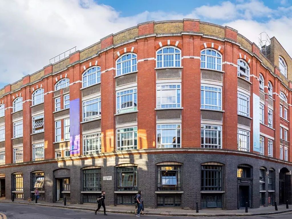 Office to let in Clerkenwell Close, London EC1R, £24,000 pa