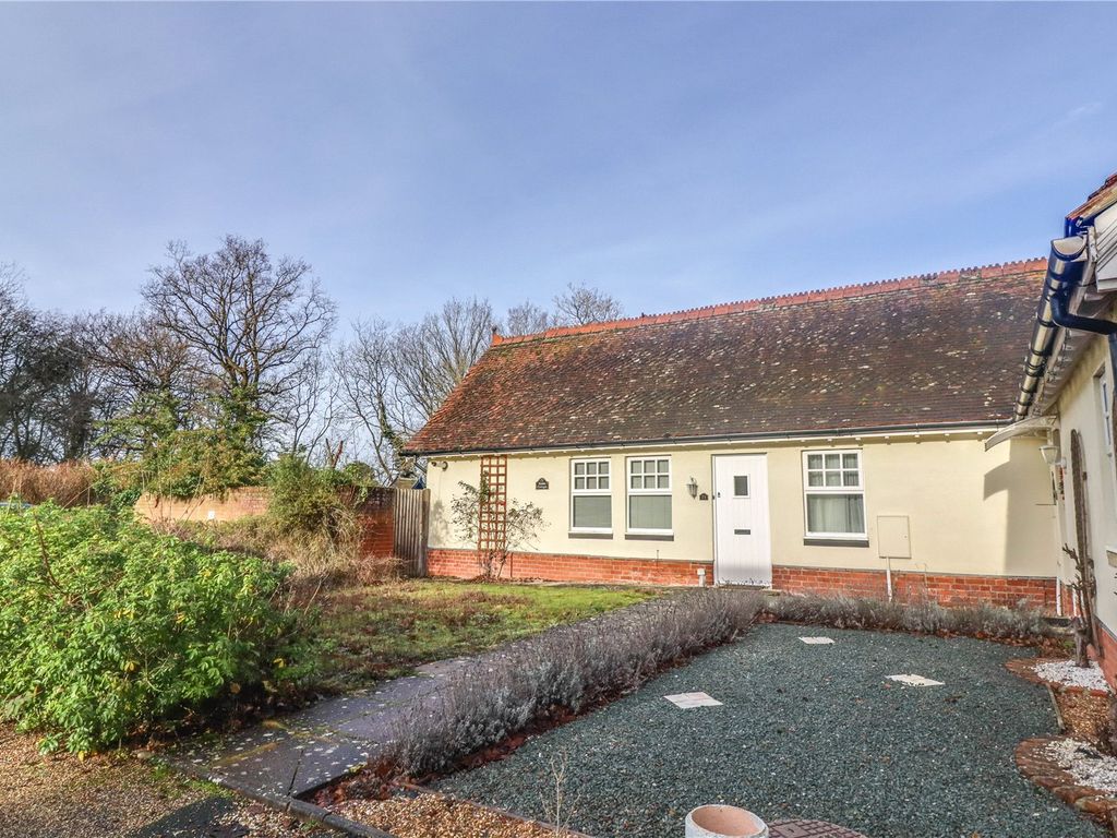 3 bed bungalow for sale in Broad Road, Braintree CM7, £400,000