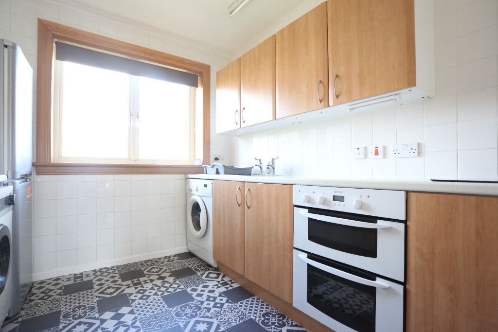 1 bed flat to rent in Fernieside Avenue, Gilmerton, Edinburgh EH17, £600 pcm