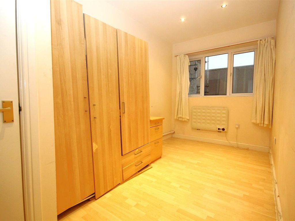 1 bed flat to rent in Kingsbury, Aylesbury HP20, £850 pcm