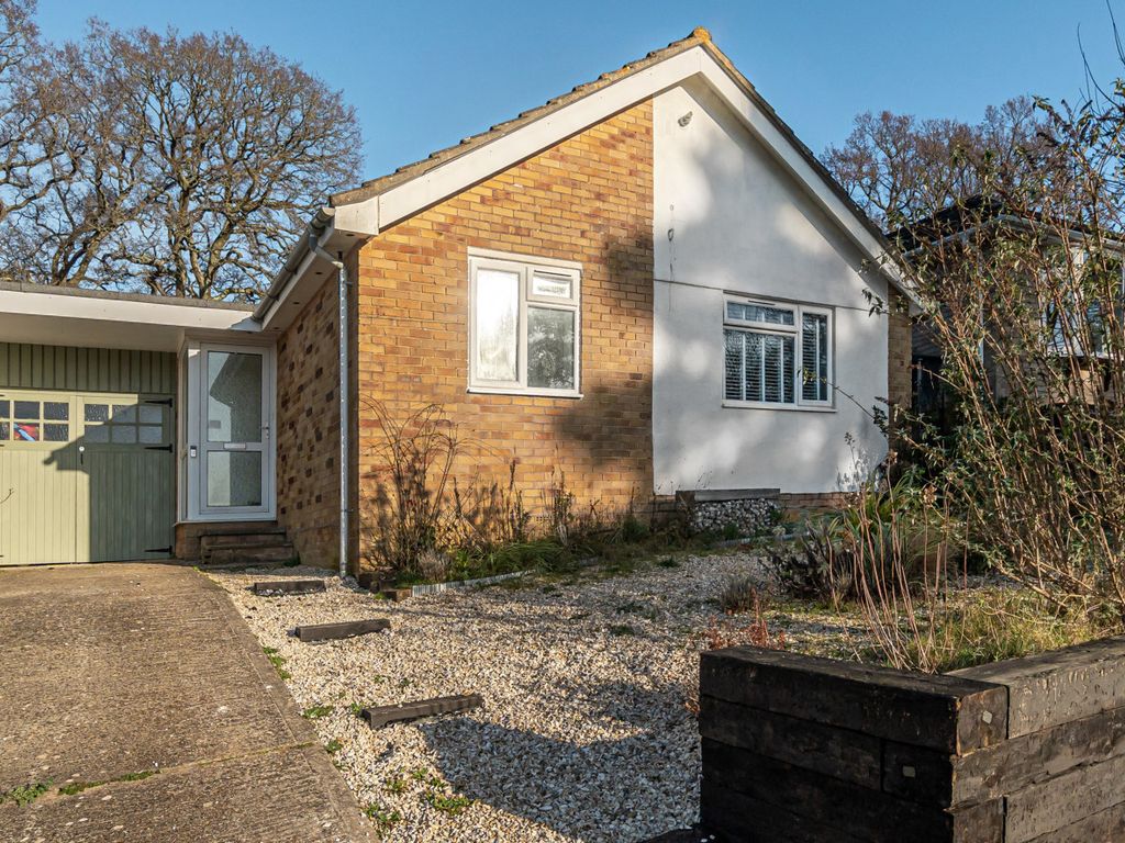 3 bed bungalow for sale in Headley, Hampshire GU35, £475,000