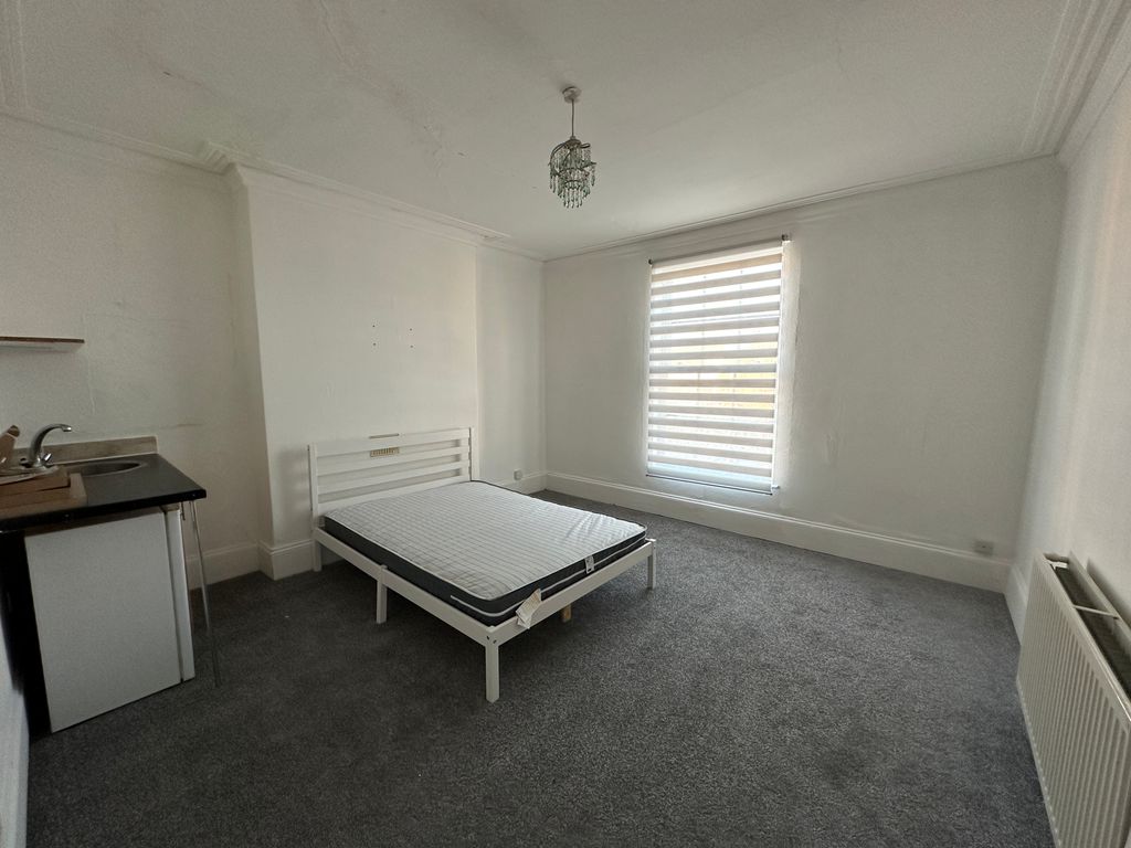 Room to rent in Finkle Street, Thorne, Doncaster DN8, £500 pcm