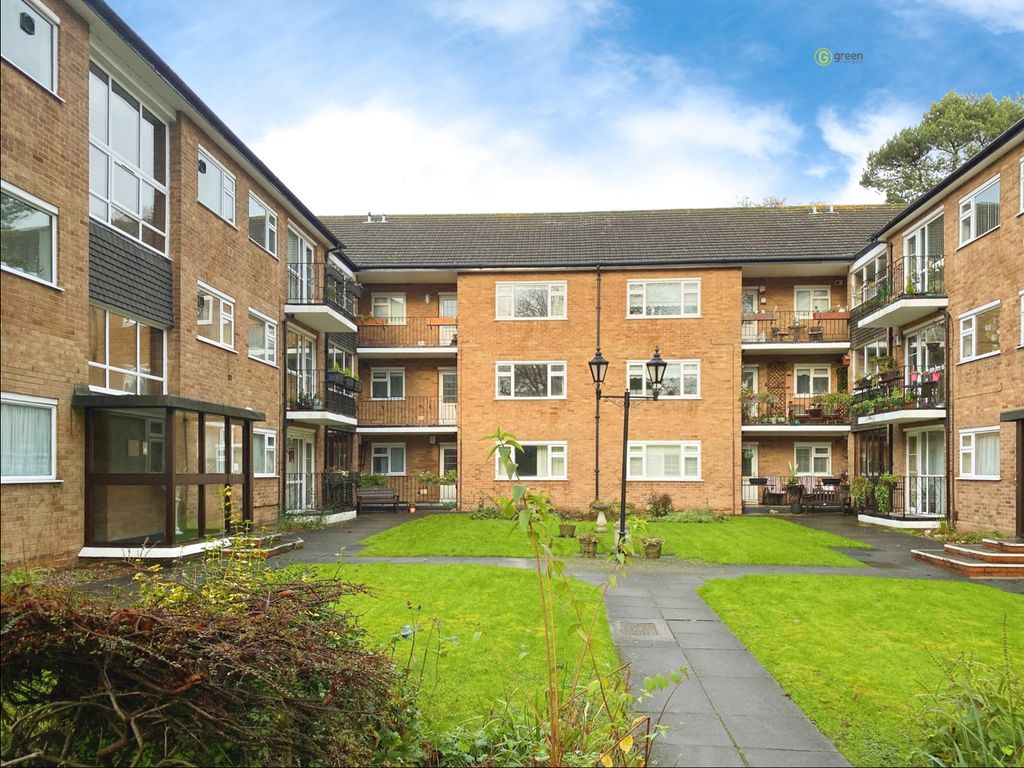2 bed flat for sale in Penns Lane, Sutton Coldfield B76, £170,000