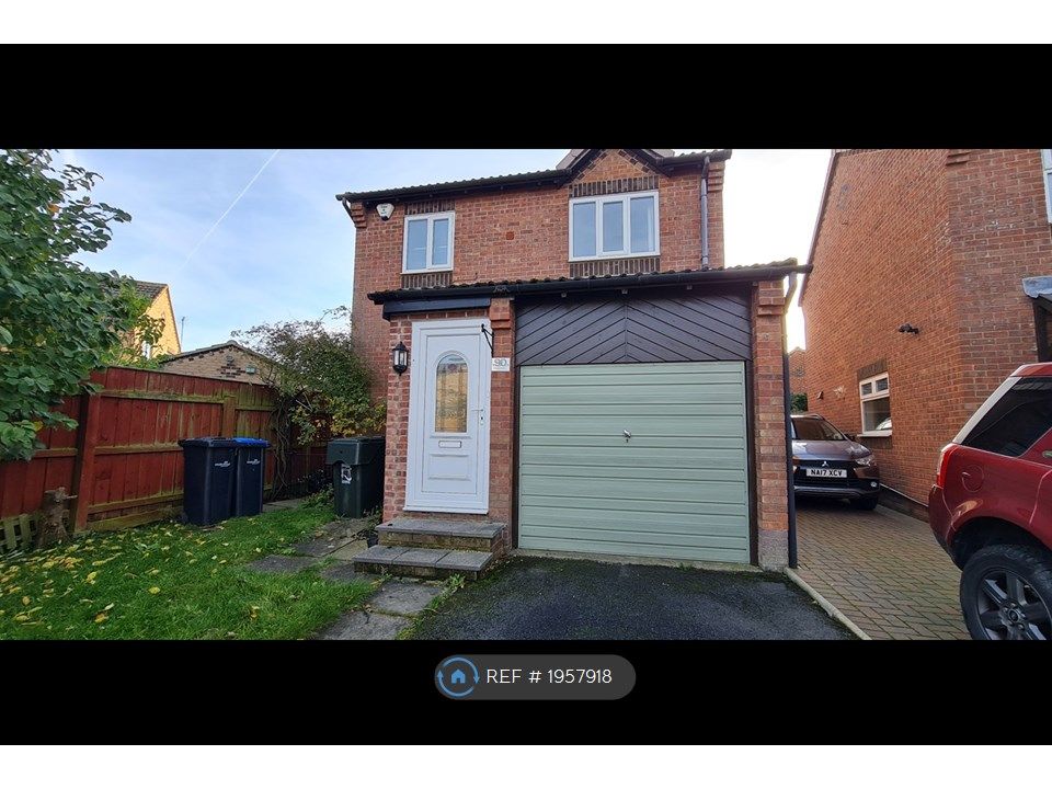 3 bed detached house to rent in Eagle Park, Marton-In-Cleveland, Middlesbrough TS8, £950 pcm