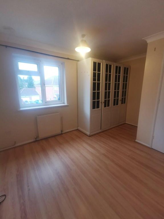 2 bed terraced house to rent in Burdetts Road, Dagenham RM9, £1,600 pcm