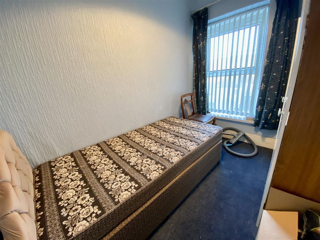 3 bed semi-detached house for sale in New Ceidrim Road, Garnant, Ammanford SA18, £127,500