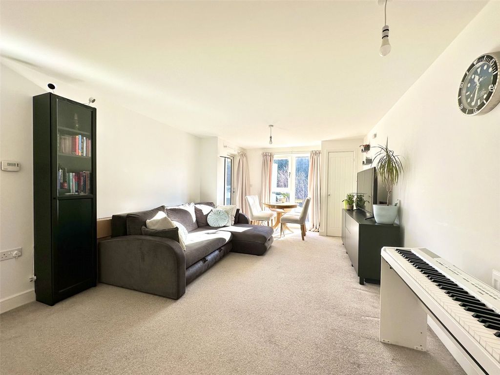 1 bed flat for sale in Castle Hill Drive, Castle Hill, Ebbsfleet Valley, Swanscombe DA10, £240,000