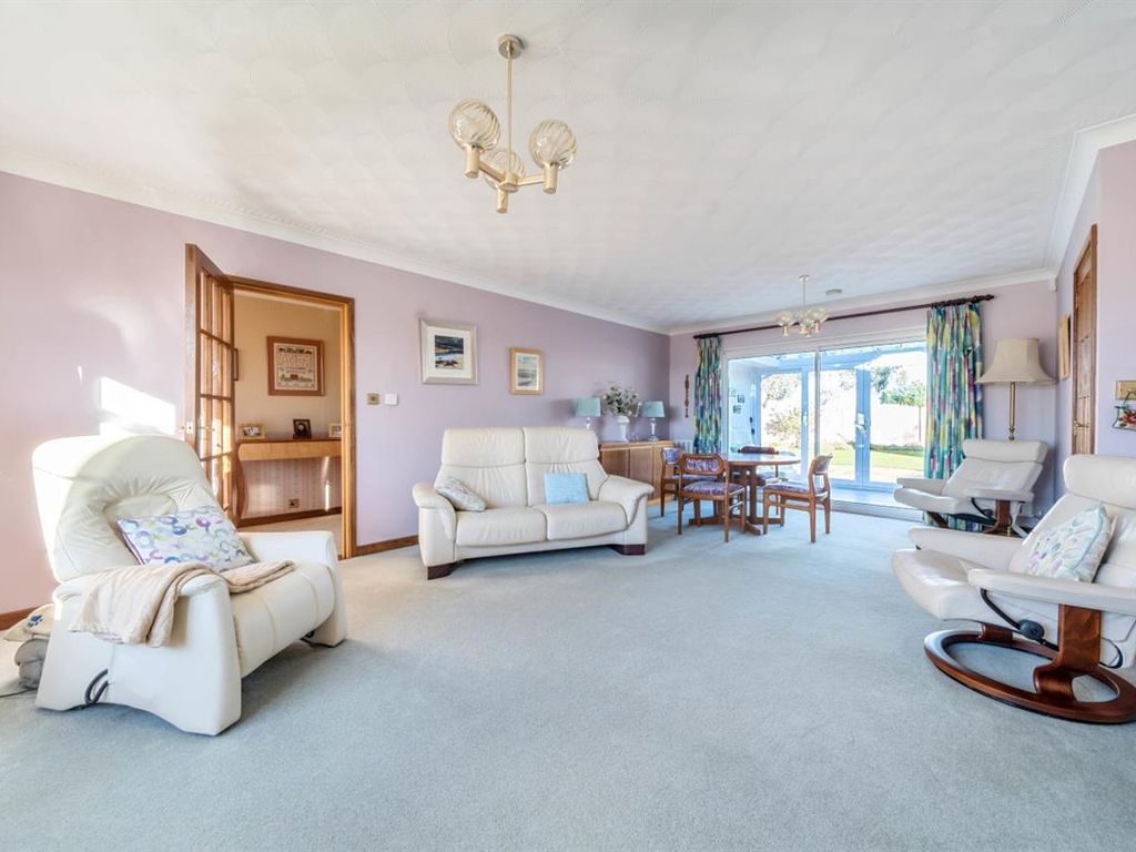3 bed bungalow for sale in Wilstead Road, Elstow, Elstow MK42, £575,000