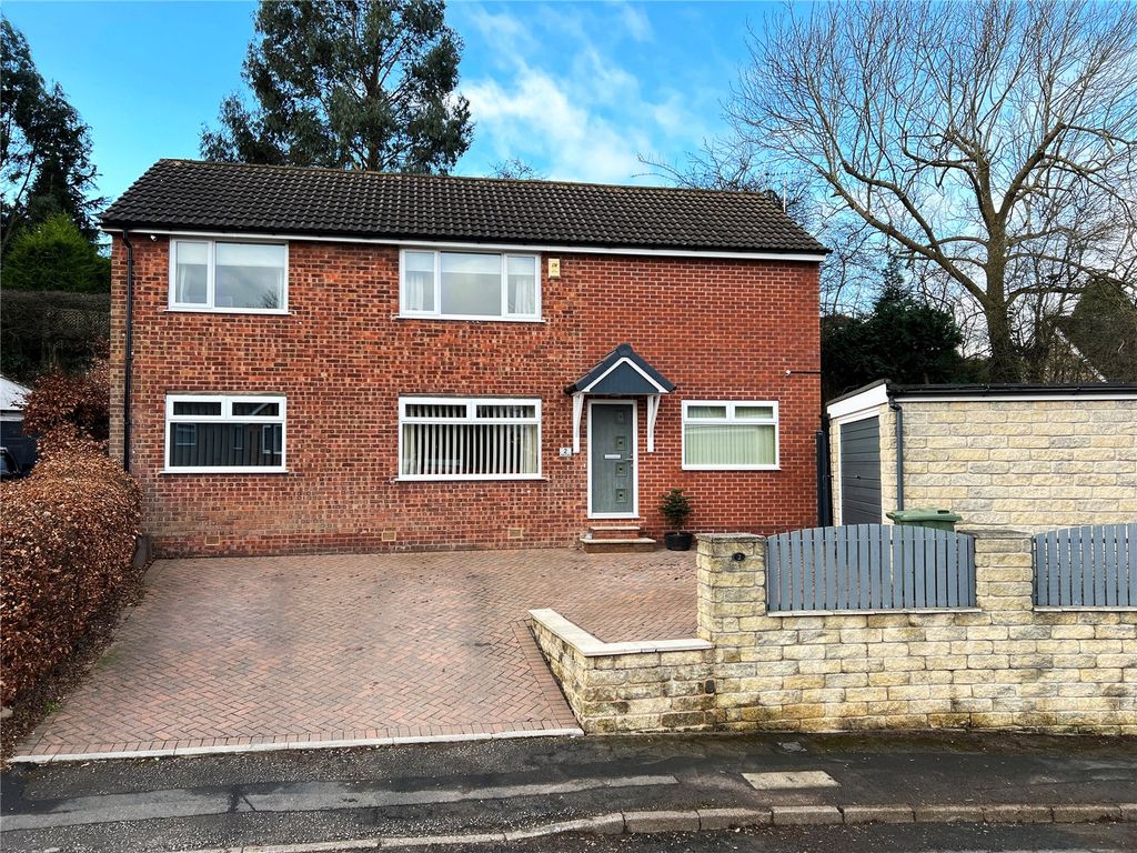4 bed detached house for sale in Dale Road, Dronfield, Derbyshire S18, £415,000