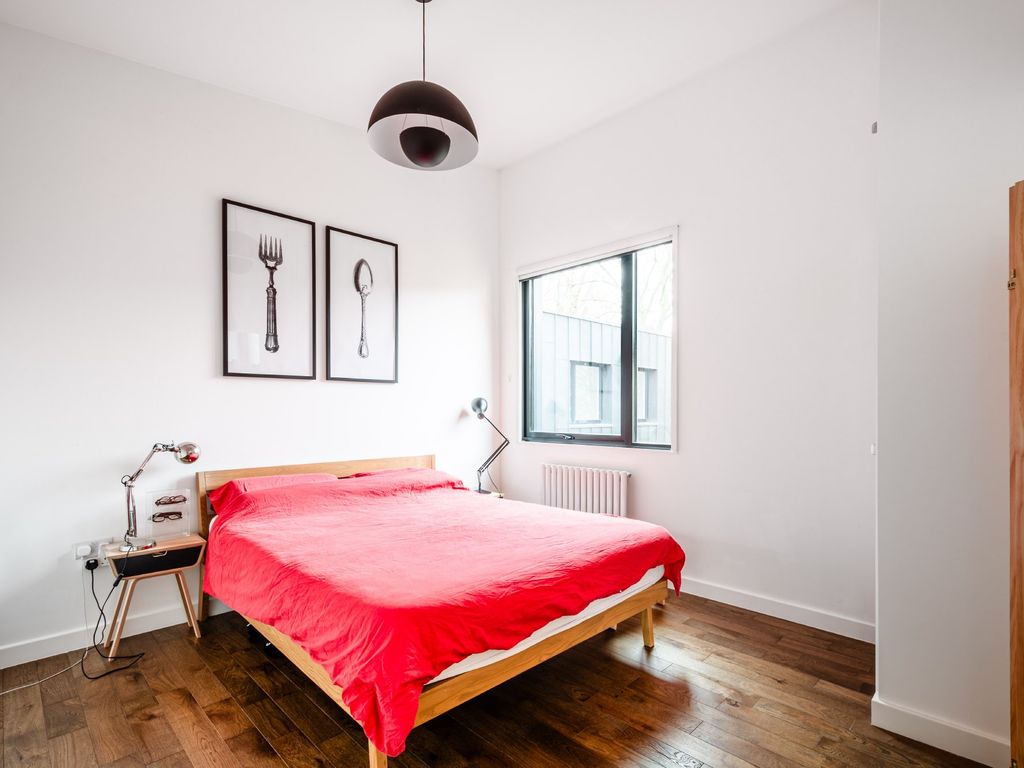 3 bed detached house for sale in Anton Street, London E8, £950,000